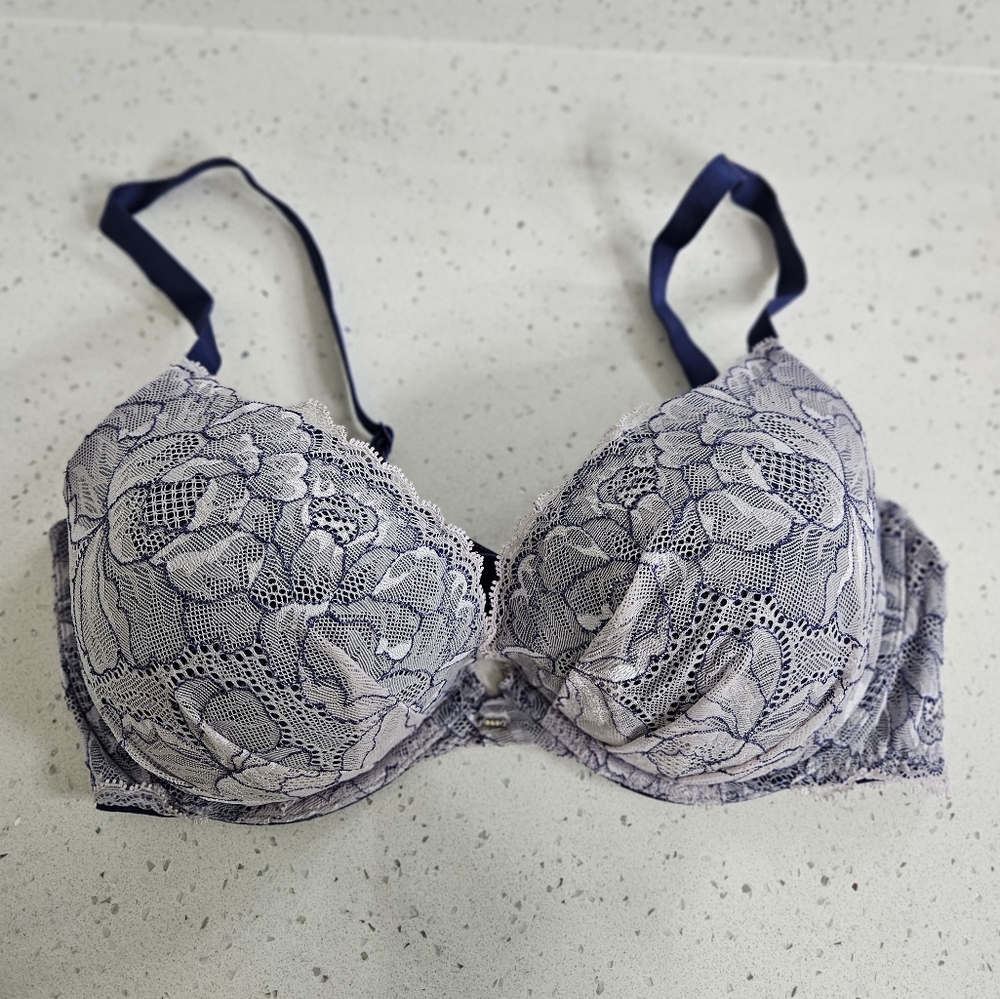 Victoria secret plunge bra blue lace size 38D